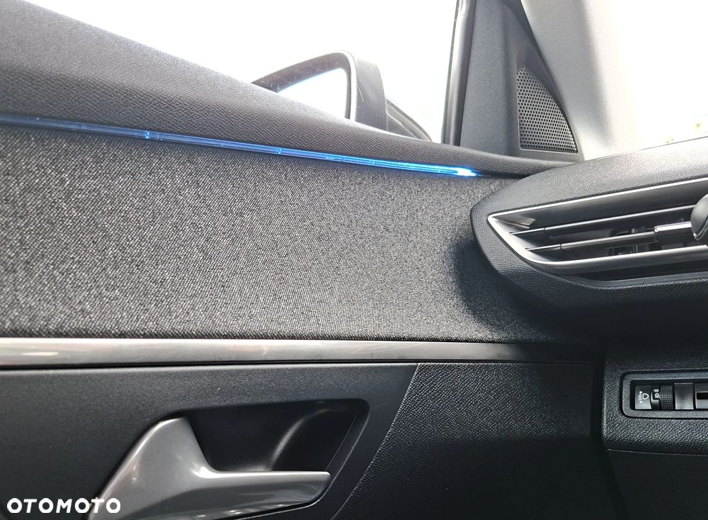 Peugeot 3008 PureTech 130 Stop & Start GPF EAT8 Roadtrip - 31