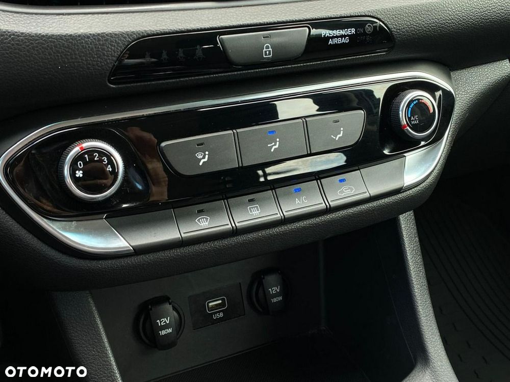 Hyundai i30 1.5 DPI Modern - 23
