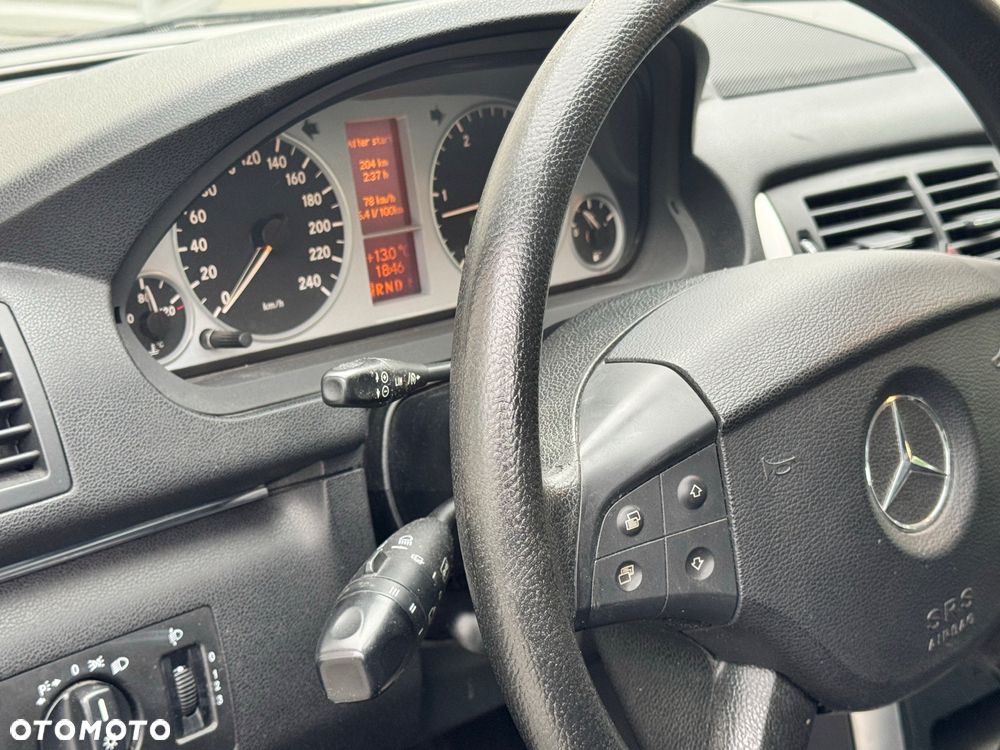 Mercedes-Benz Klasa B 180 CDI Autotronic - 33