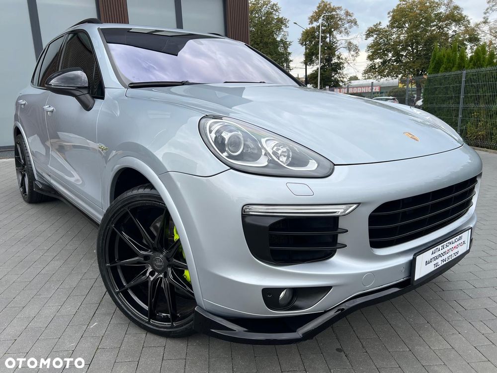 Porsche Cayenne - 1