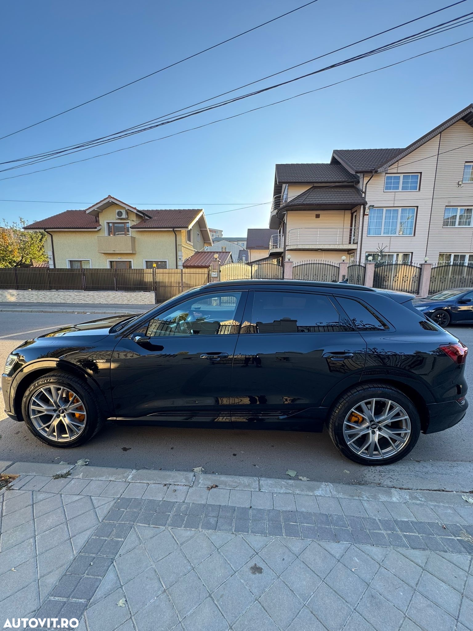 Audi e-tron quattro S - 5