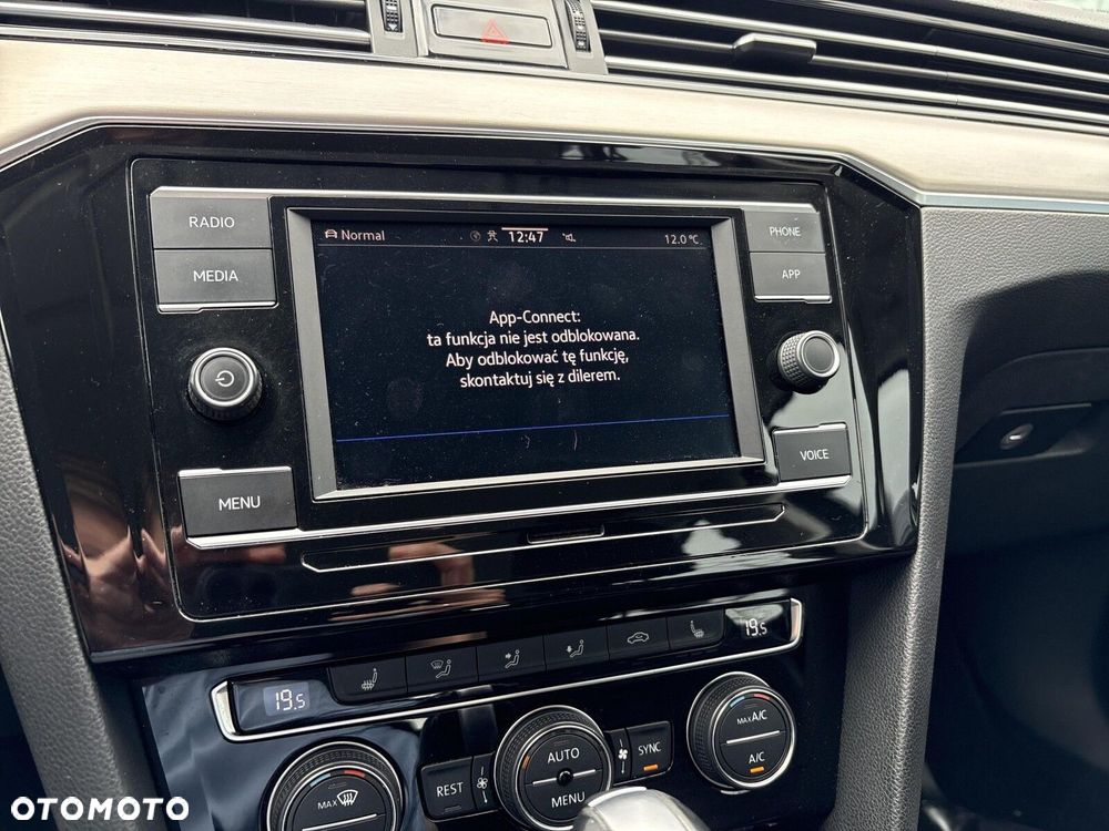 Volkswagen Passat 2.0 TDI 4Mot Elegance DSG - 23