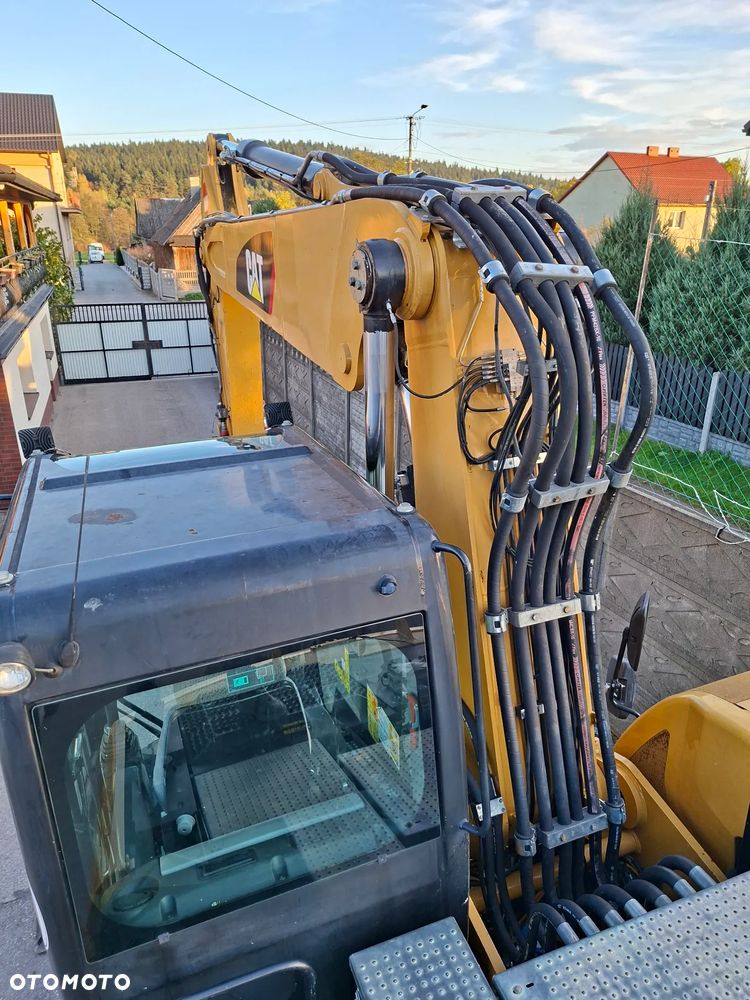 Caterpillar CAT M 322 D - 17