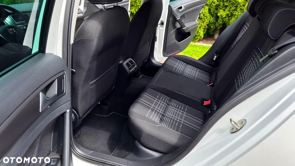 Volkswagen Golf 1.2 TSI BlueMotion Technology Lounge - 24