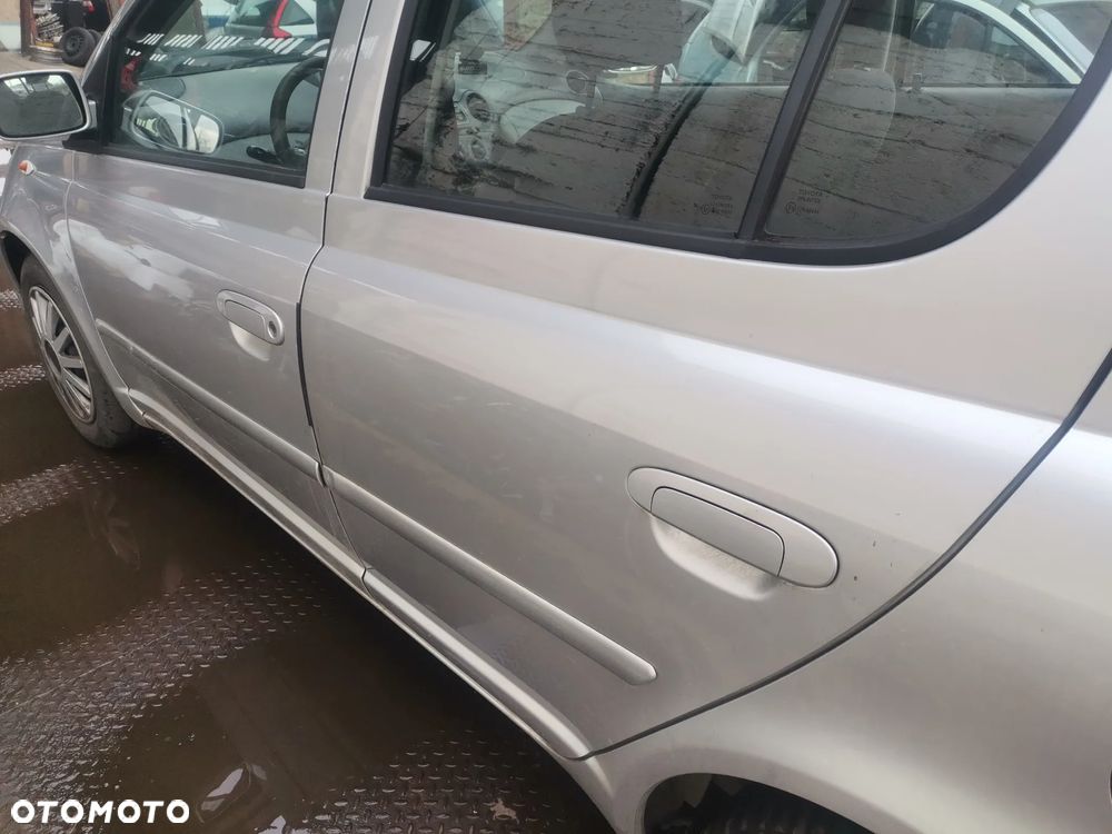 Toyota Yaris I maska zderzak klapa szyba fotel lusterko skrzynia i inne - 3