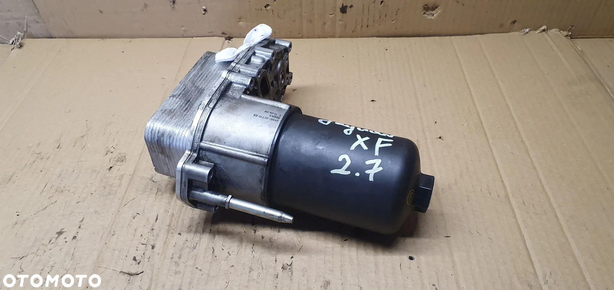 Podstawa obudowa filtra oleju Jaguar XF X250 2.7 TDV6 4R8Q-6C711-DA - 2