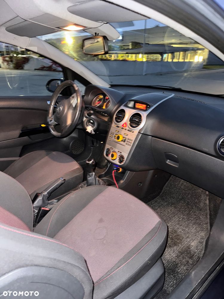 Opel Corsa 1.4 16V Sport - 10
