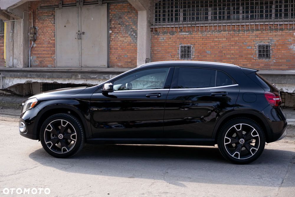 Mercedes-Benz GLA 250 7G-DCT UrbanStyle Edition - 2