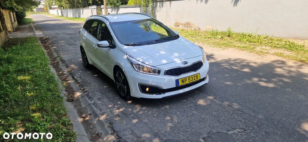 Kia Ceed 1.6 CRDi 136 DCT ISG Platinum Edition - 4