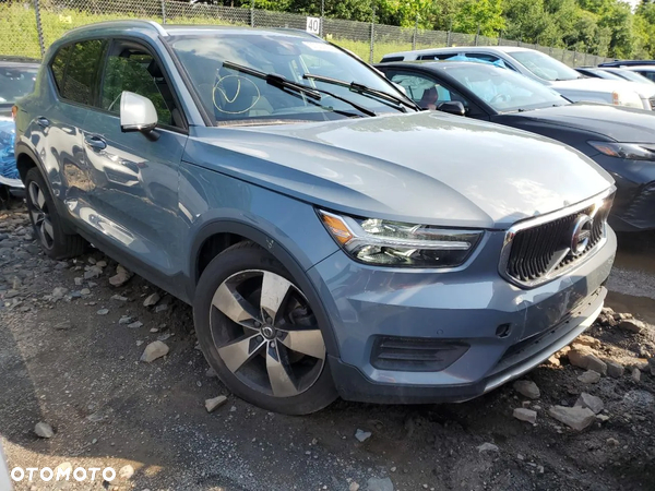 Volvo XC 40 T5 AWD Momentum