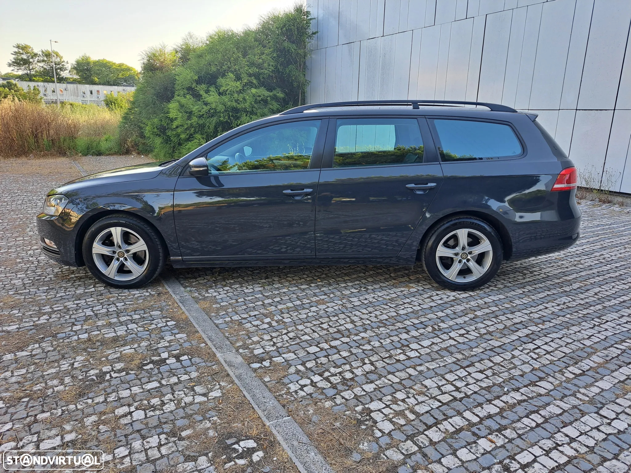 VW Passat Variant 1.6 TDI BlueMotion - 16