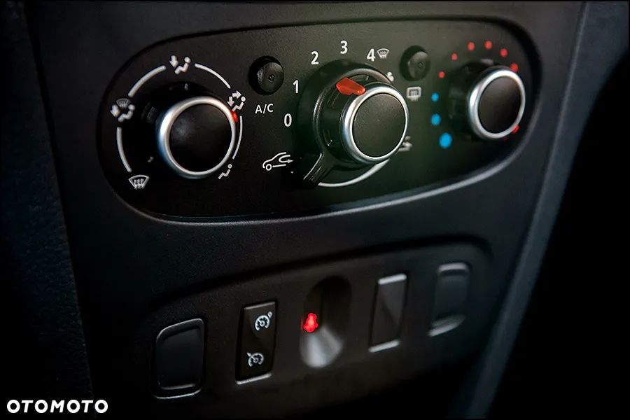 Dacia Sandero Stepway TCe 90 (S&S) Celebration - 25