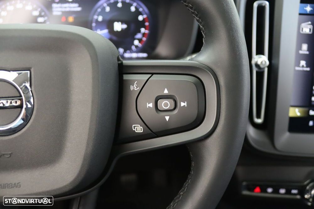 Volvo XC 40 1.5 T2 Momentum Core - 12