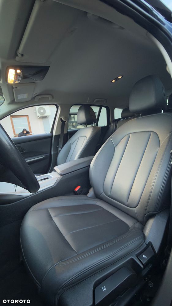 BMW Seria 3 318i - 29