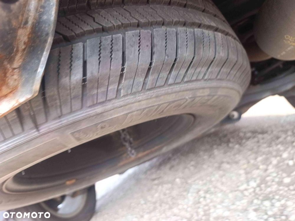 Toyota Sequoia - 3