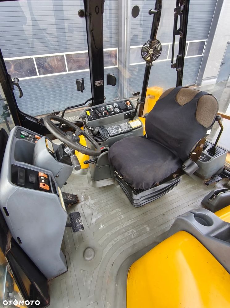 Caterpillar 438C - 11