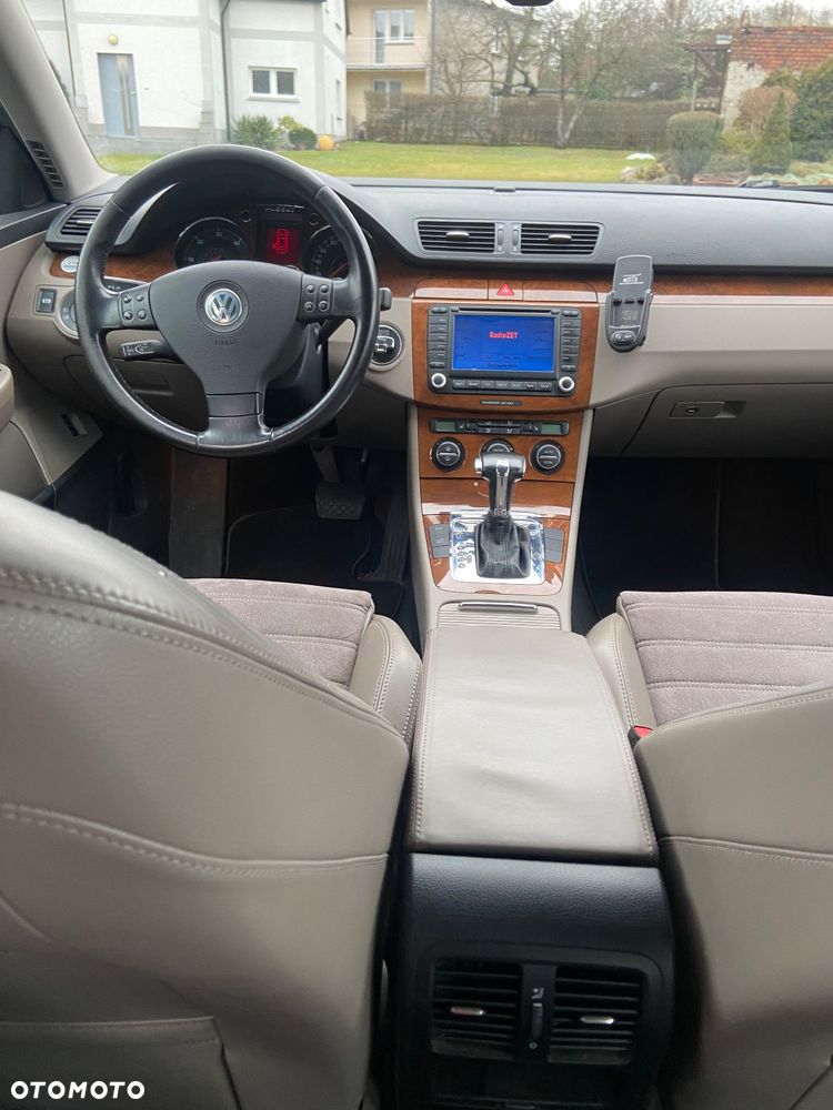 Volkswagen Passat 2.0 TDI DPF DSG Highline - 16