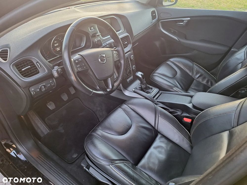 Volvo V40 D2 - 19