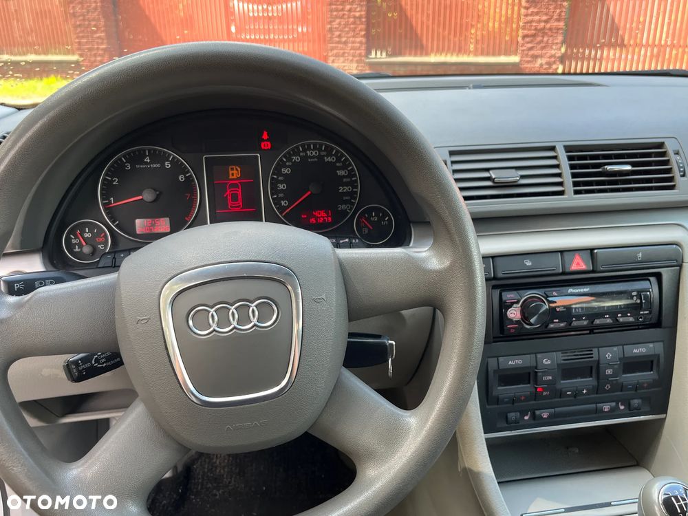 Audi A4 Limousine - 14