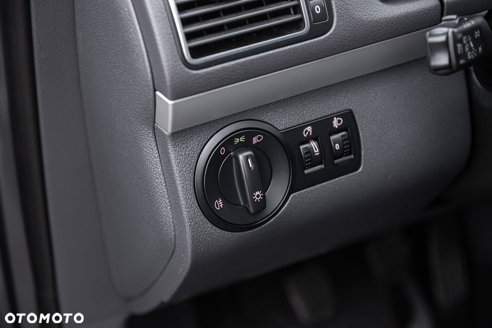 Volkswagen Touran 1.6 TDI DPF BlueMotion Technology Comfortline - 17