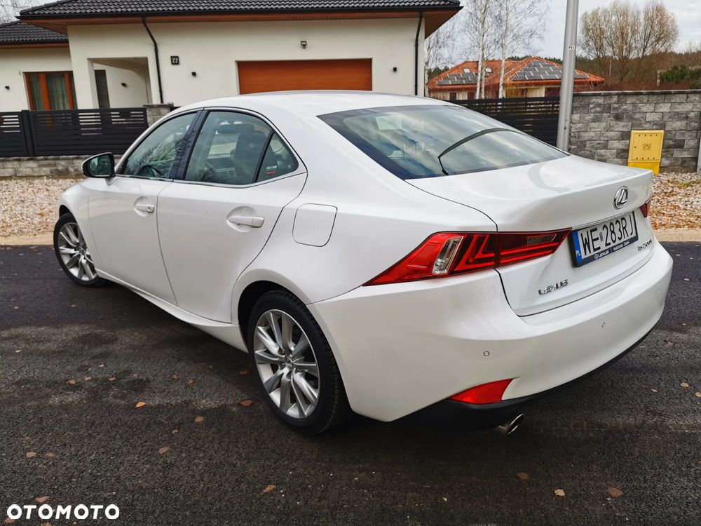 Lexus IS 200t Elite - 11