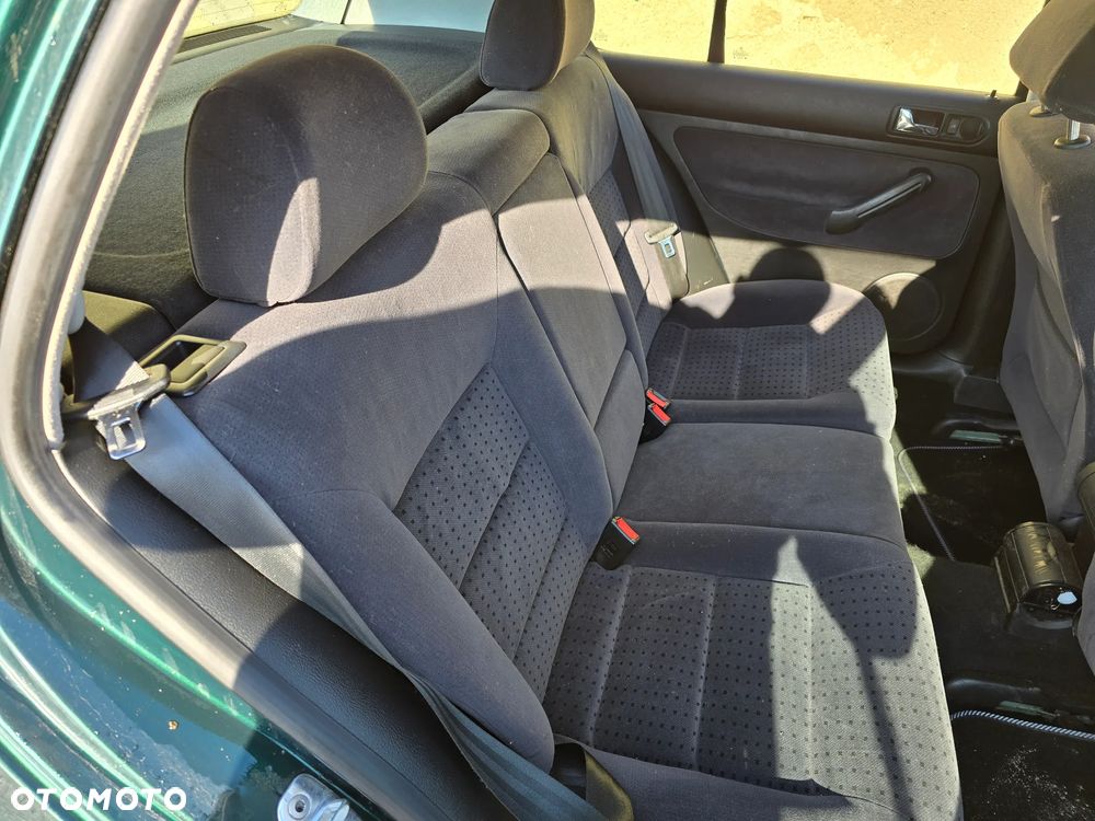 Volkswagen Golf 1.6 - 15