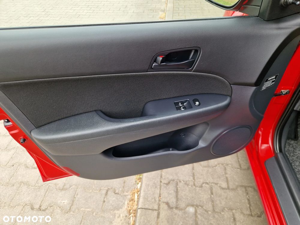 Hyundai i30 1.6 CRDi Comfort - 29