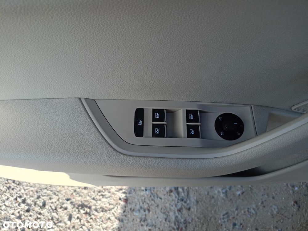 Skoda Superb 2.0 TDI DSG L&K - 14