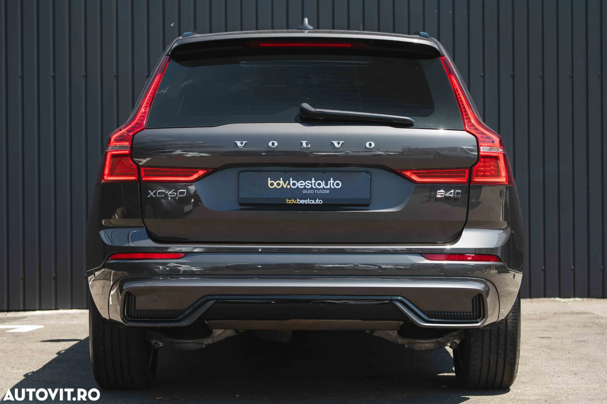 Volvo XC 60 B4 MHEV AT8 AWD R-Design - 9