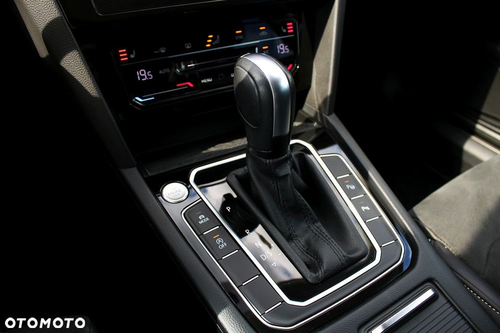 Volkswagen Passat Variant 2.0 TSI Elegance DSG - 40