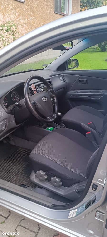 Kia Rio - 6