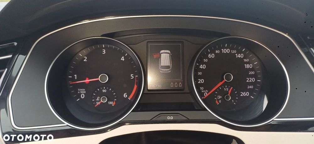 Volkswagen Passat - 14
