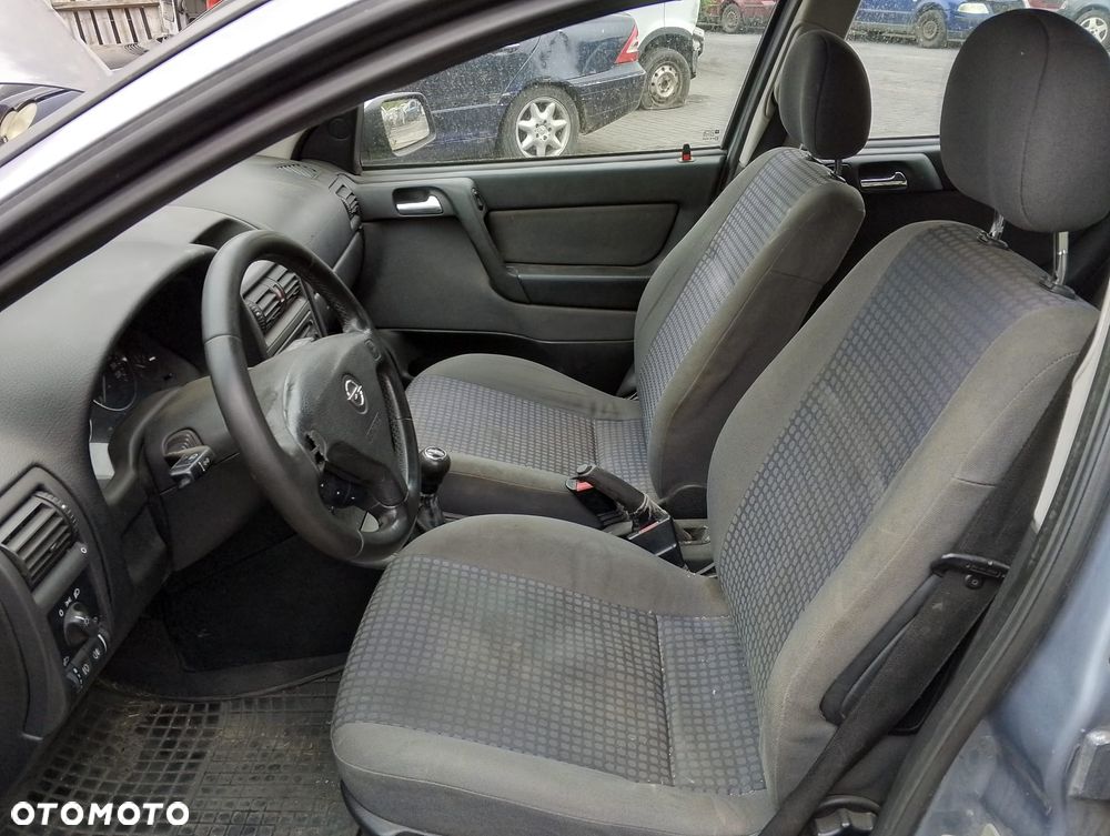 Opel Astra G (03r.) 1.7 CDTI 80KM. Silnik Z17DTL Skrzynia M79/F17 W355  lakier 4AU.Cały na części. GWARANCJA !!!  Przód Tył Zestaw Komplet Drzwi Klapa Zderzak Błotnik Maska Grill Atrapa Szyba Pas Lampa Lusterko Boczki Fotel Kanapa Kokpit Deska Rozdzielcza Przełącznik Włącznik Sterownik Przewody Wiązka Instalacja Moduł Komputer Czujnik Listwa Pompa Alternator Wtryski Głowica Rozrusznik Kompresor Sprzęgło Dwumas Silnik Skrzynia ABS Klimatyzacji Paliwa Wspomagania Kolektor Turbina Przepustnica Zawór Chłodnica Koło Hak Belka Sanki Zawieszenie Mcpherson Półoś Amortyzator Wydech Tłumik Zacisk Most - 8