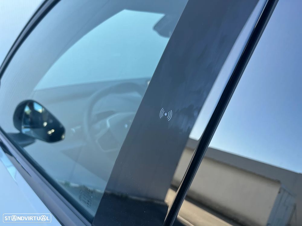 Volvo EX30 69 kWh Single Motor Extended Range Plus - 13