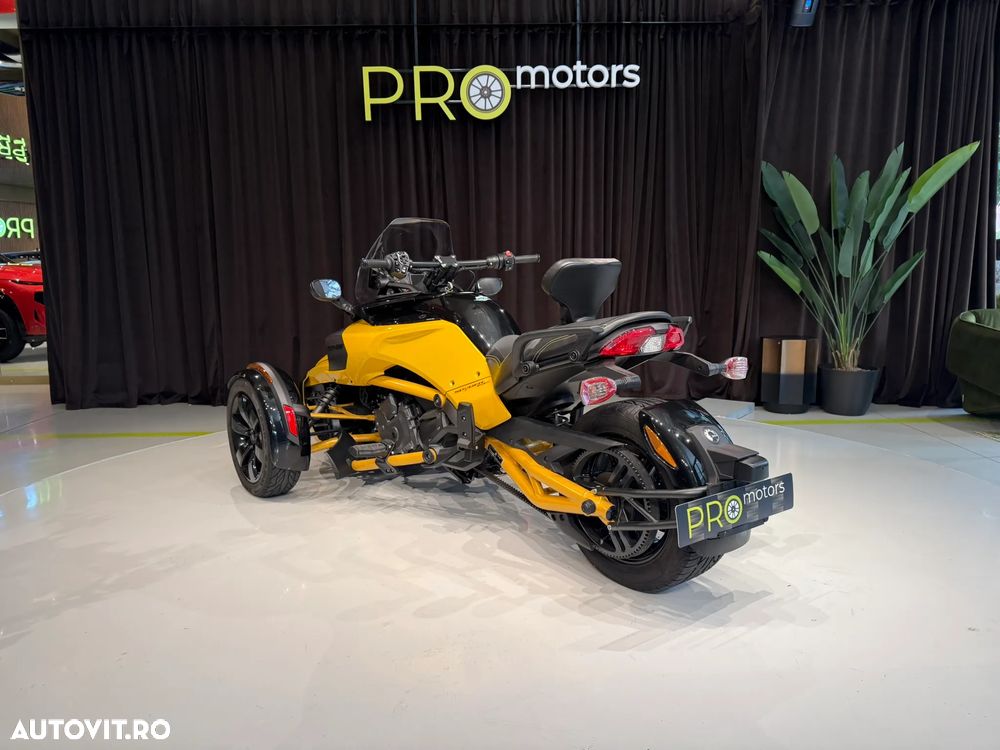 Can-Am Spyder - 5