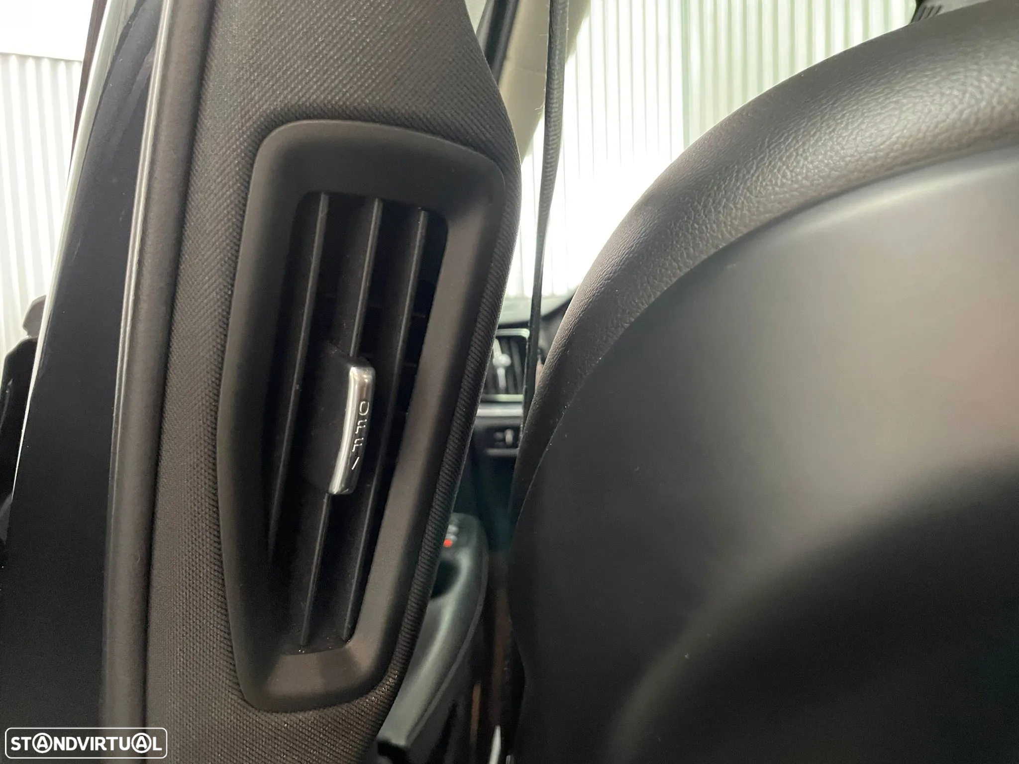 Volvo V60 2.0 D3 Momentum - 20