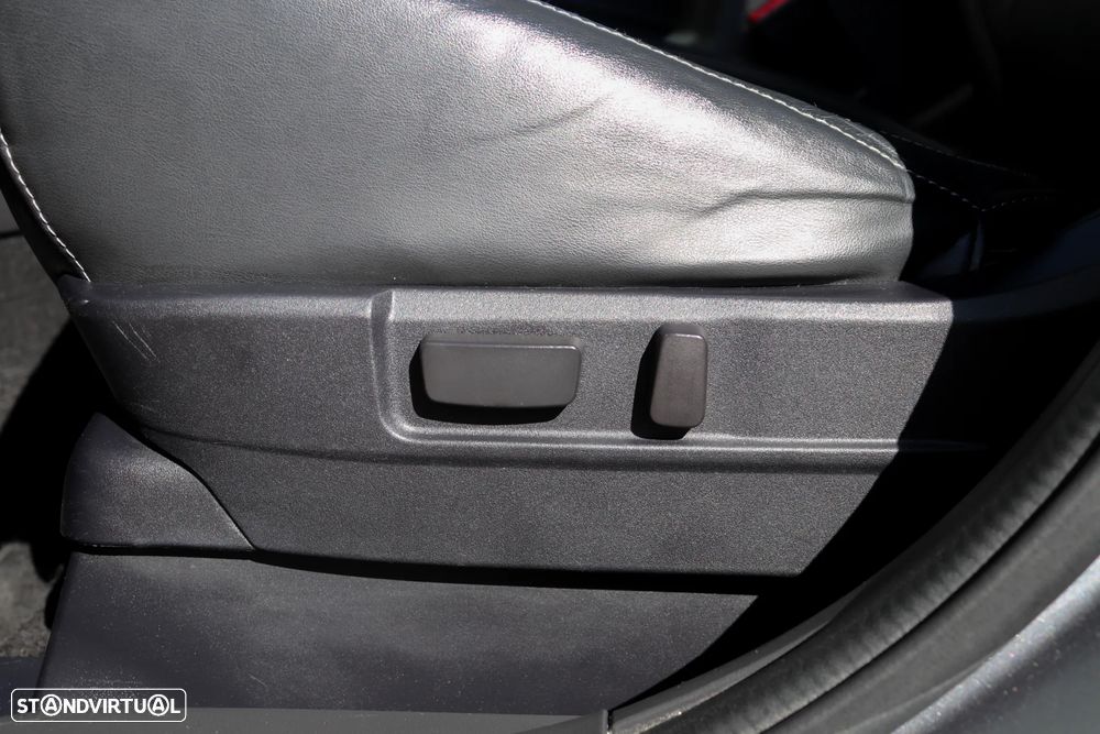 Mitsubishi Outlander - 30