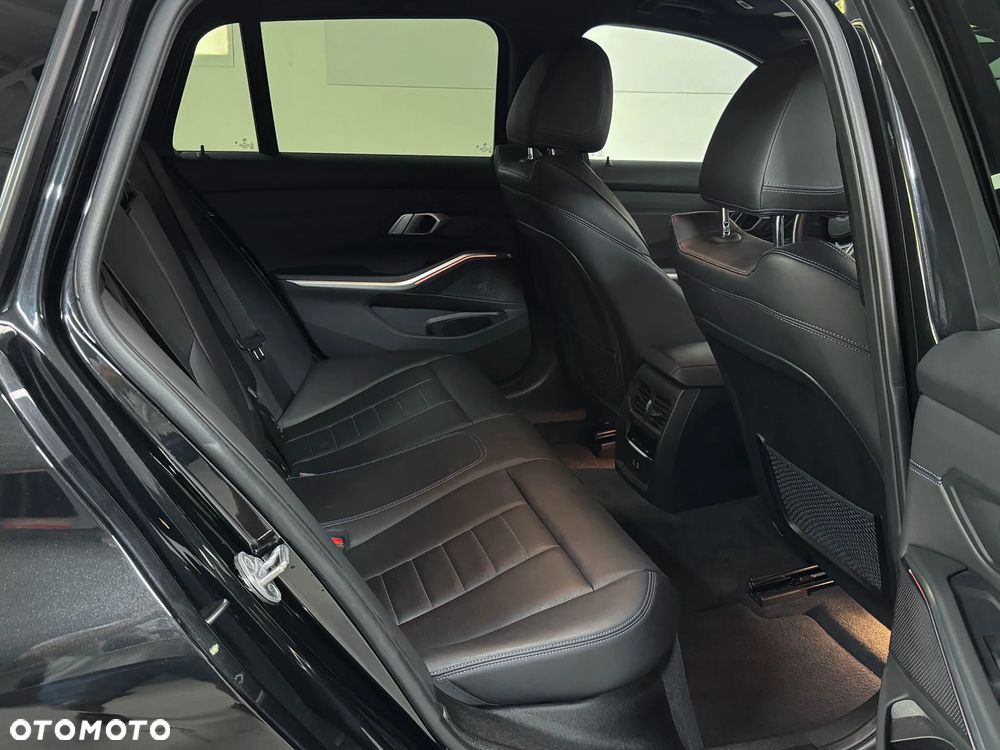 BMW Seria 3 320d xDrive M Sport Shadow - 5