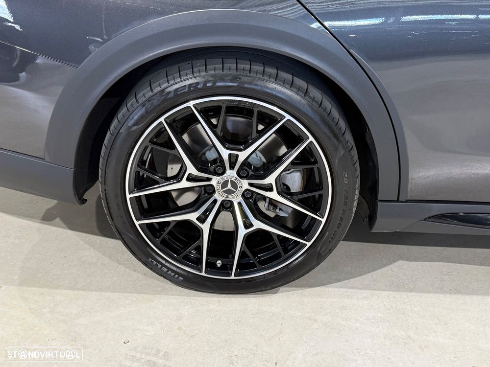 Mercedes-Benz E 300 de 4Matic All-Terrain - 13