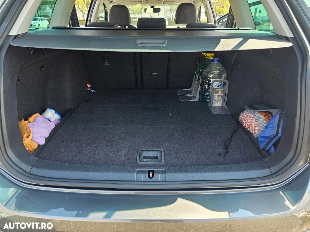 Volkswagen Golf - 36