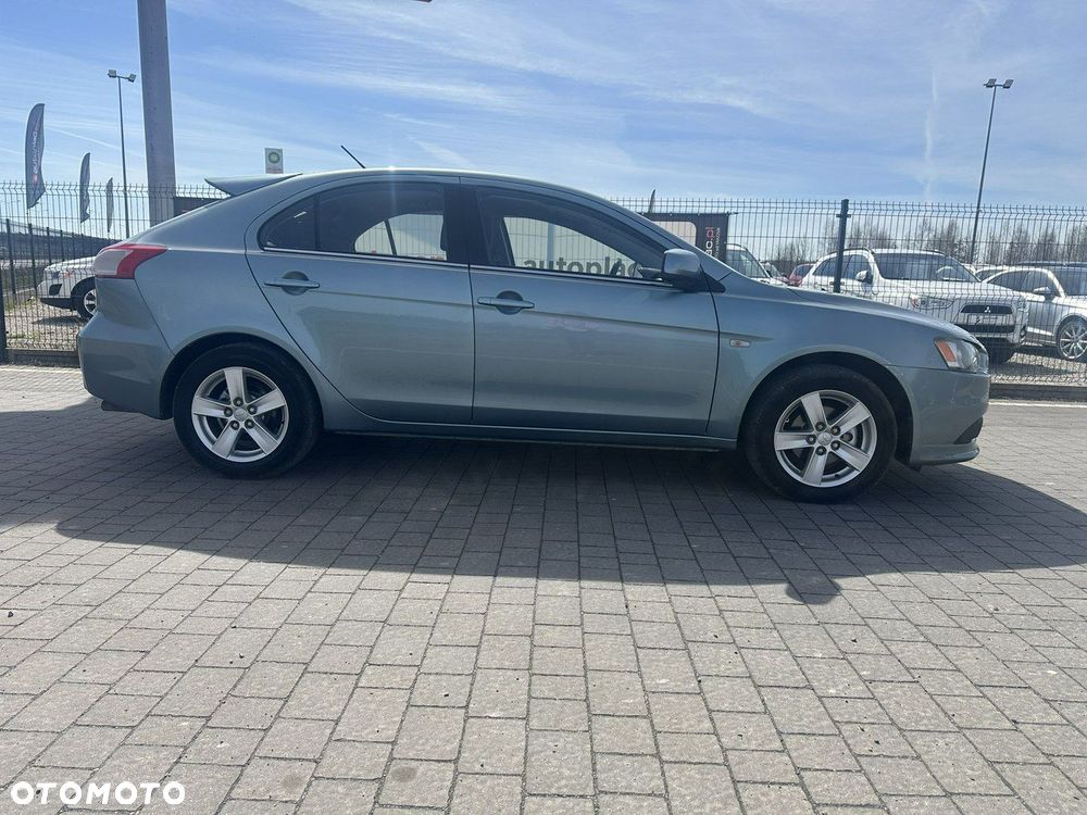 Mitsubishi Lancer - 8