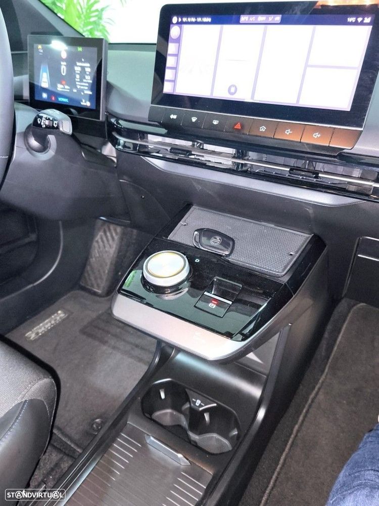 MG MG4 64 kWh Luxury - 23