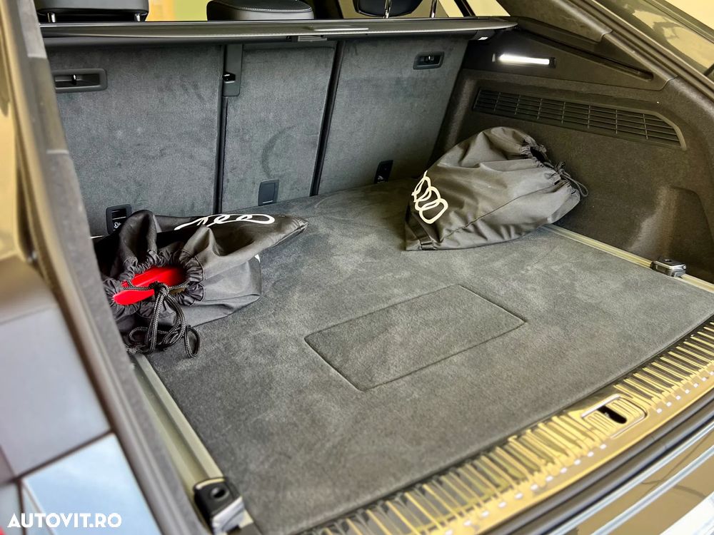 Audi Q8 SUV TFSI e quattro 290 kW tiptronic - 33