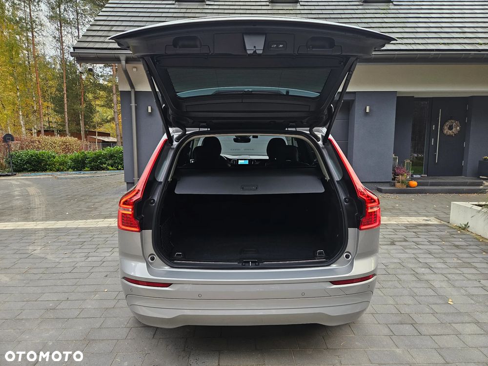 Volvo XC 60 B4 B Plus Bright - 24