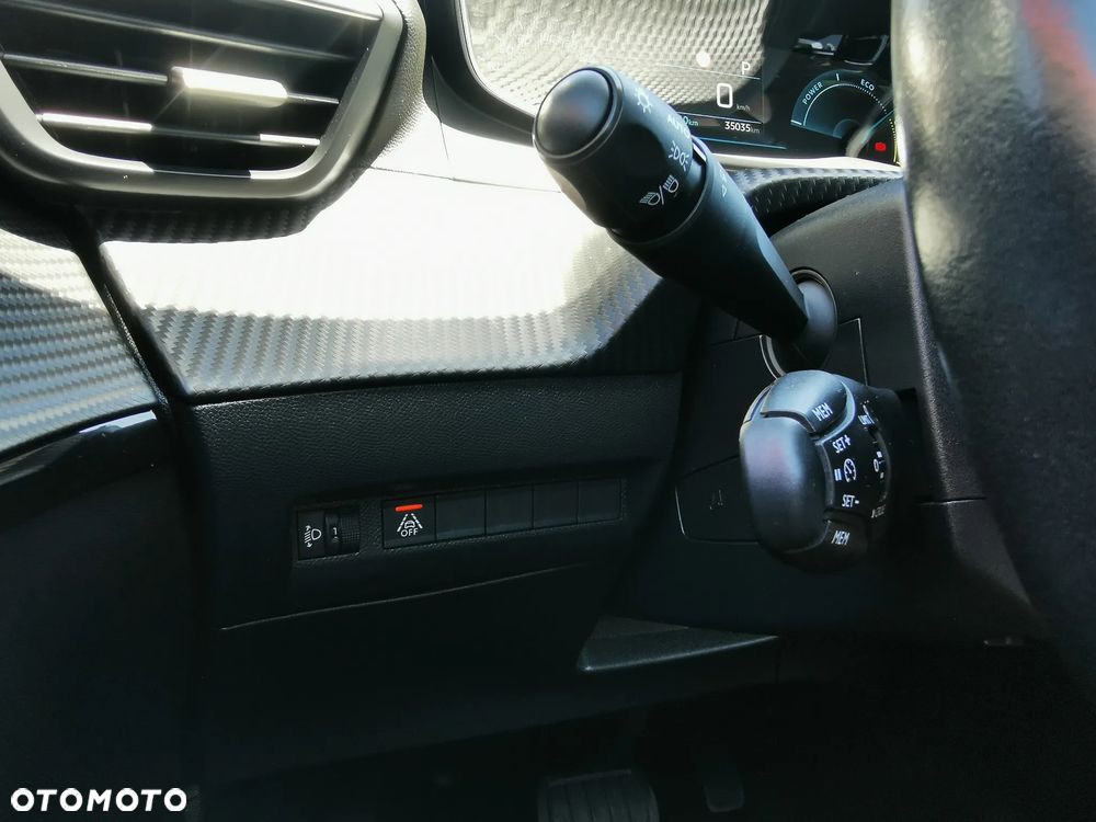 Peugeot 208 - 12