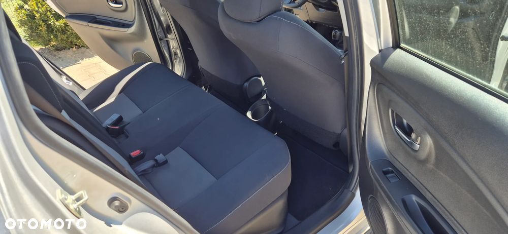 Toyota Yaris Hybrid 100 Active - 22