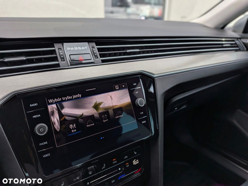Volkswagen Passat 2.0 TDI Elegance DSG - 28