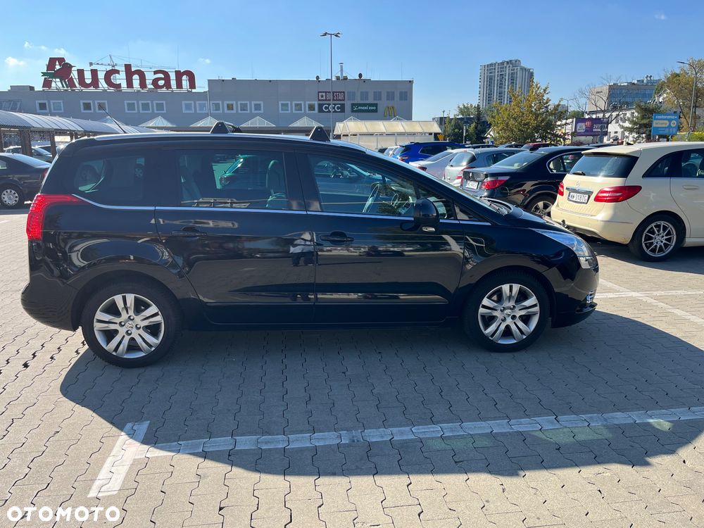 Peugeot 5008 2011 photo 5