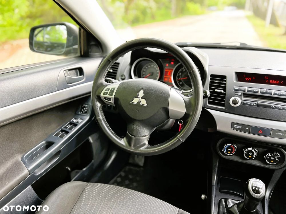 Mitsubishi Lancer - 17
