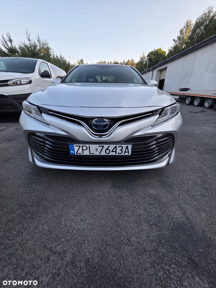 Toyota Camry - 30